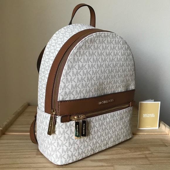 Michael Kors backpack🌼 - Picture 1 of 13